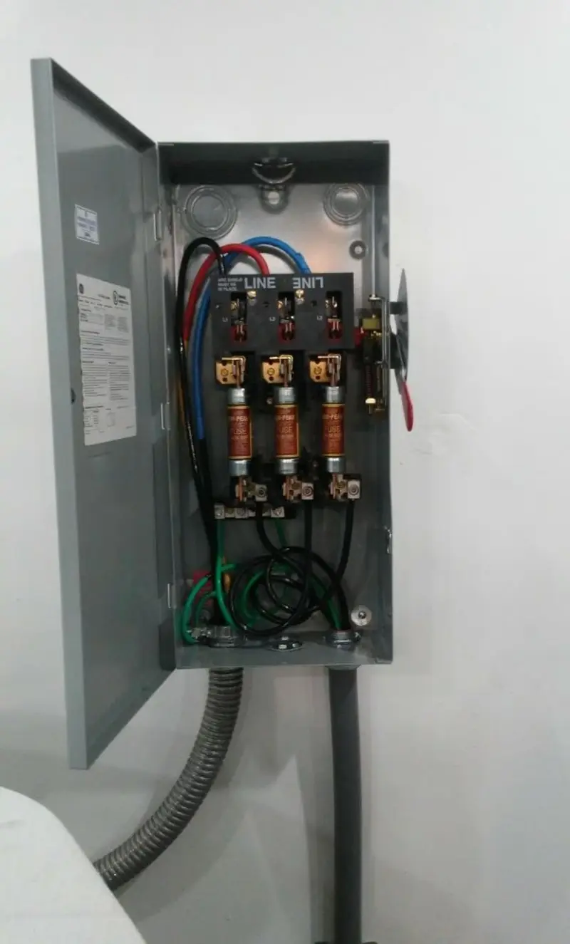 Three-phase disconnect switch installed for Electrical Wiring & Rewiring in Kenmore